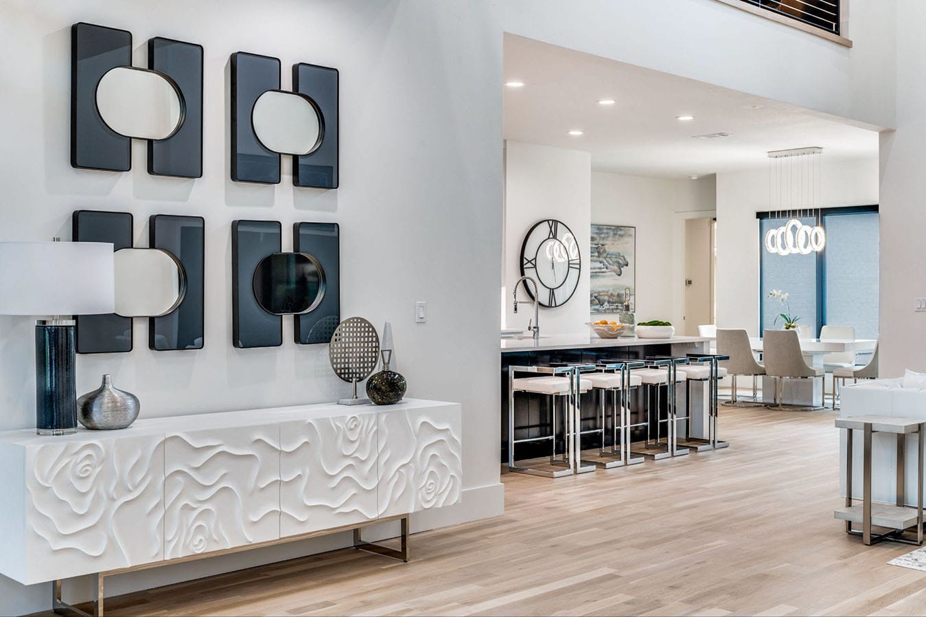 4May Blog 1 First Impressions Shine Top 5 Summer Interior Design Tips for Foyers Entryways